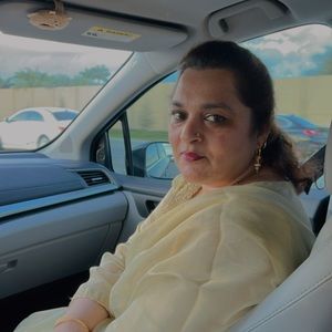 Meet your Posher, Naheed